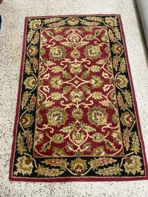 3'x5.6' Burgundy Area Rug