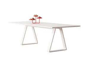 Bermuda table