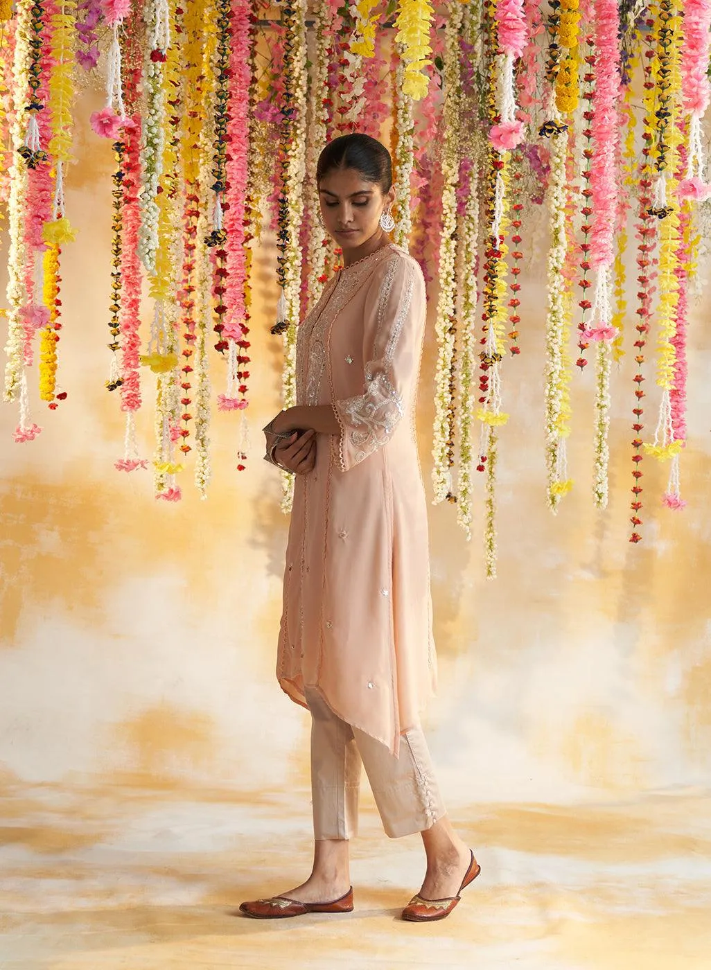 Peach Kurta With Delicate Embroidery