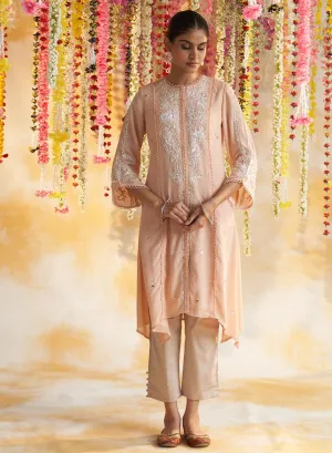 Peach Kurta With Delicate Embroidery