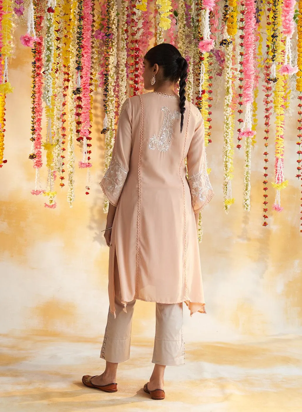 Peach Kurta With Delicate Embroidery