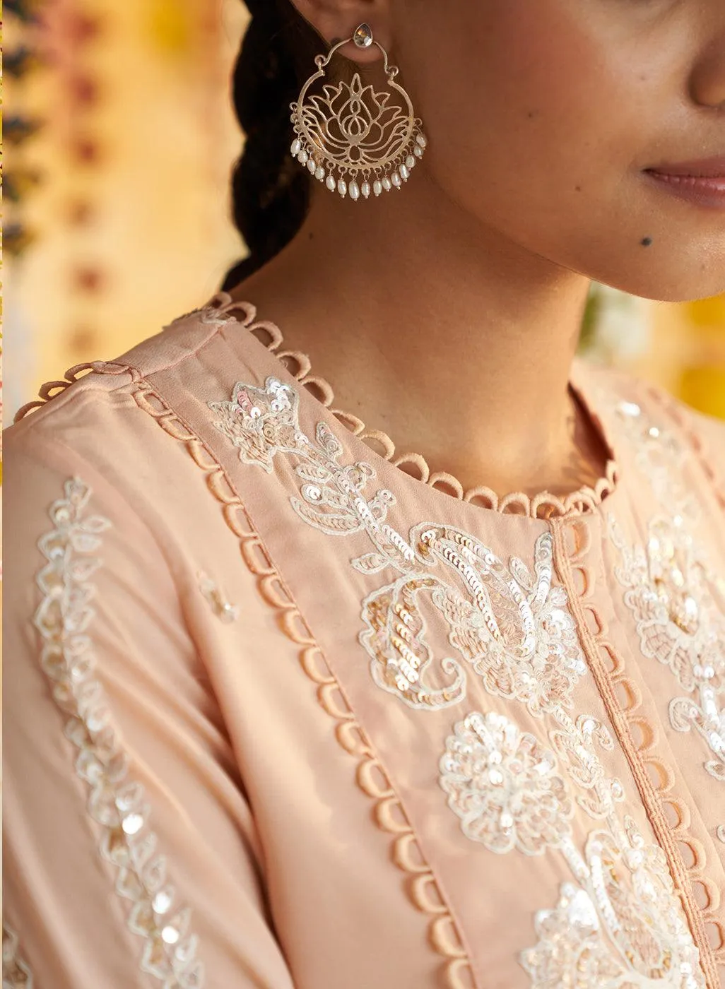 Peach Kurta With Delicate Embroidery