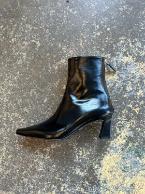 Slim Lined Ankle Boot - Black