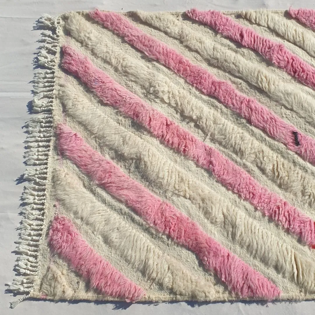 Tiwla | White & Pink Moroccan Rug 3x5 Beni Ourain Ultra Soft | 3'74x5'51 Ft | 114x168 cm