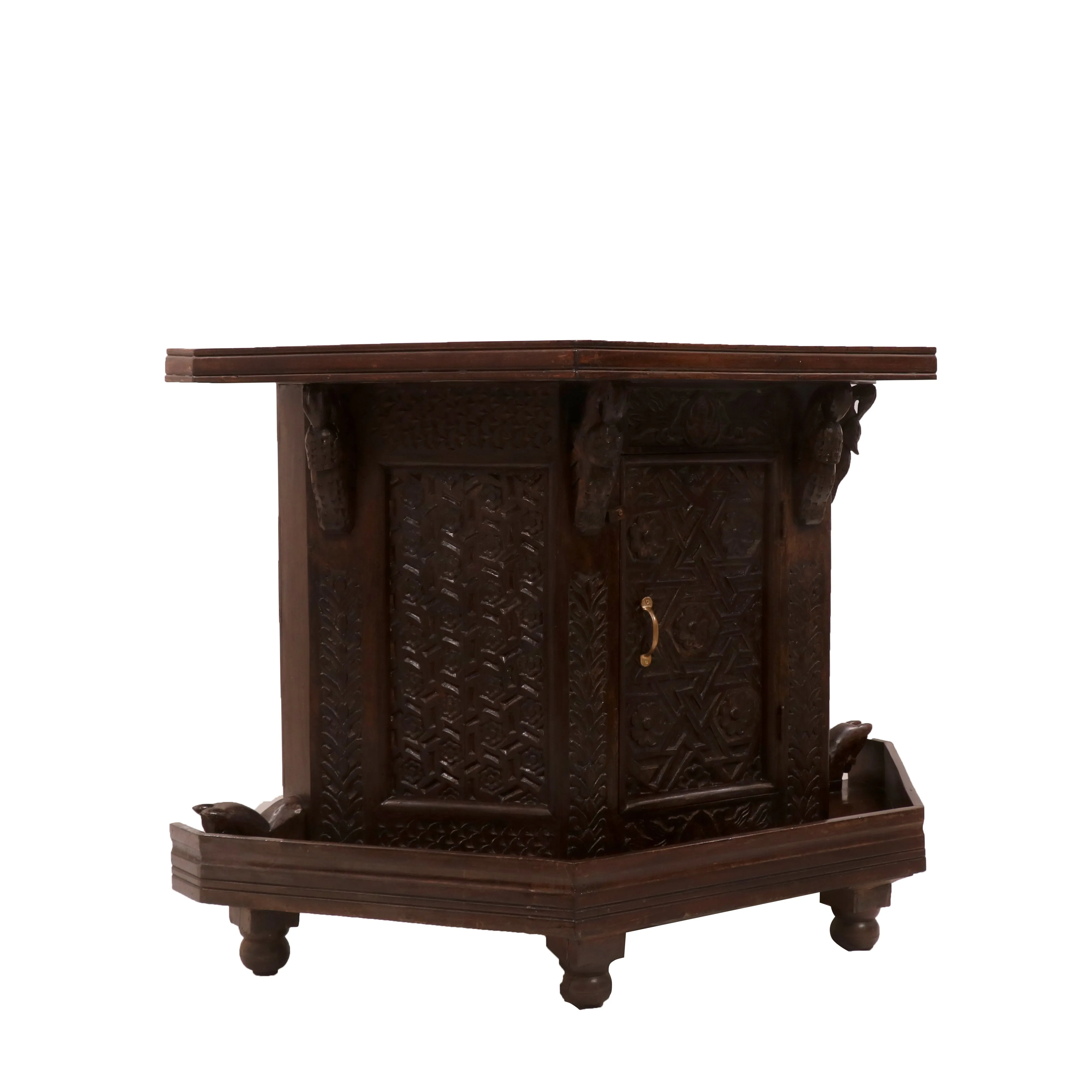 Triangle Carved TV Unit